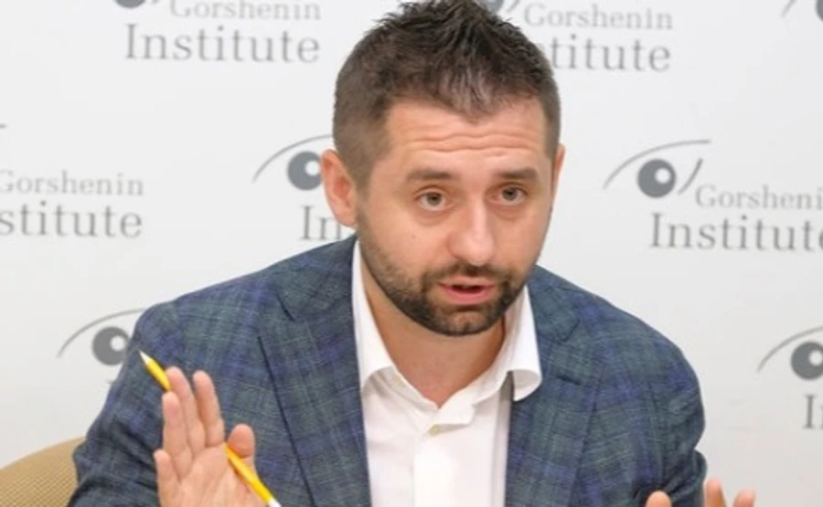 Арахамия предоставит СБУ данные о фактах оплаты участия в акциях против капитуляции