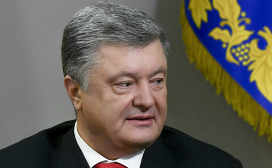 Порошенко прокомментировал телефонные дебаты с Зеленским