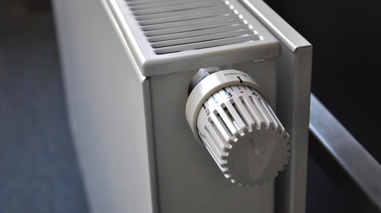 У Києві повернули тепло в понад 3,5 тисячі будівель, роботи тривають – КМДА