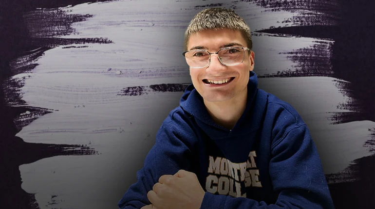 Страх был инструментом нашего воспитания. История Дмитрия с ДЦП, которого родители бросили в роддоме