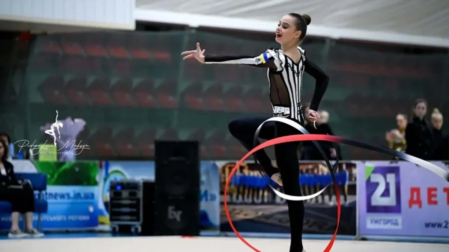 Ukraine's Taisiia Onofriichuk finishes European championship with bronze in ribbon routine – video