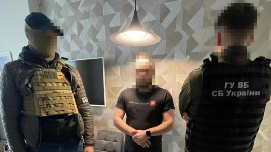 Киянин видавав себе за співробітника СБУ та видурював гроші у родичів військовополонених
