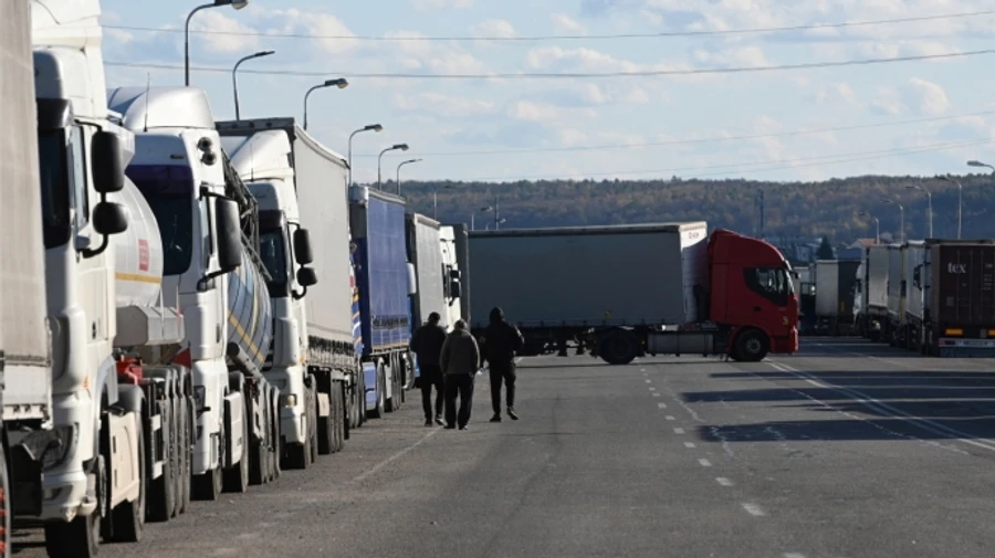 Poles to stop lorries with Ukrainian grain on border with Lithuania