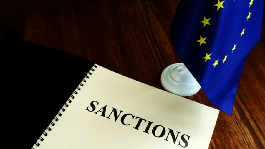 Венгрии не удалось снять санкции ЕС с трех российских олигархов - СМИ