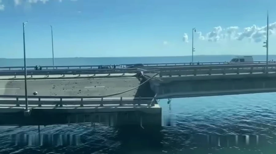 Russia expects to allow two-way traffic on Kerch bridge by end of autumn 