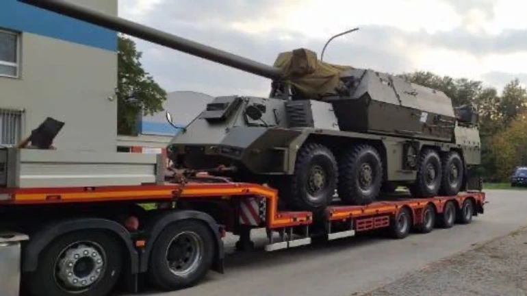 Gift to aggressor Putin: Slovakia handed over two Zuzana 2 self-propelled guns to Ukraine