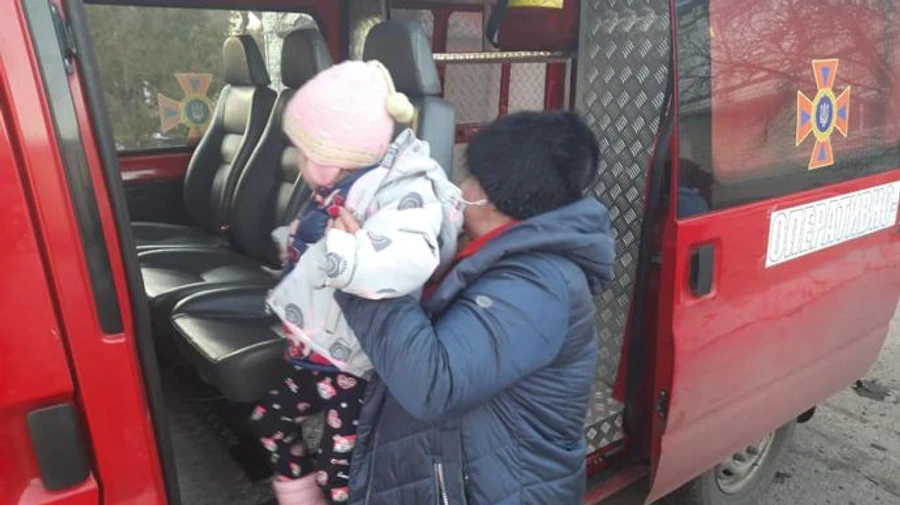 У Сєвєродонецьку обстріляли лікарню, в якій були діти, загорівся дах