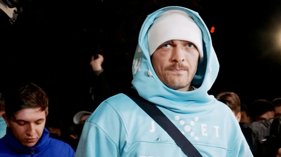 Усик вернулся в Украину