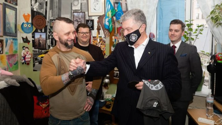 Защита говорит, что Порошенко придумал договоренность о встрече с Антоненко в офисе ЕС