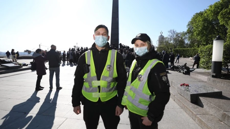 В Украине отмечают 9 мая, полиция следит за общественным порядком