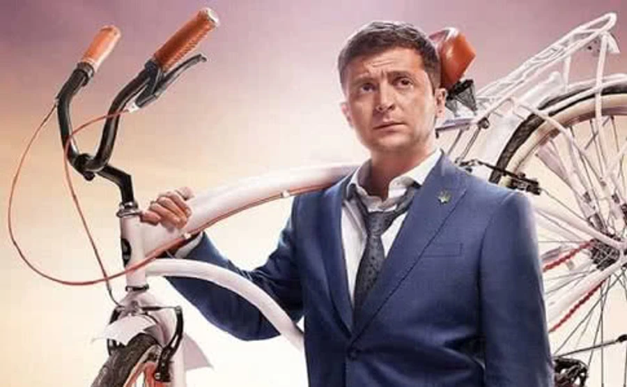 Президентка Естонії подарувала Зеленському велосипед