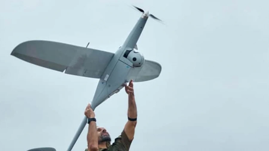 Вночі безпілотники атакували РФ: лунали вибухи біля НПЗ, загорівся промисловий об'єкт