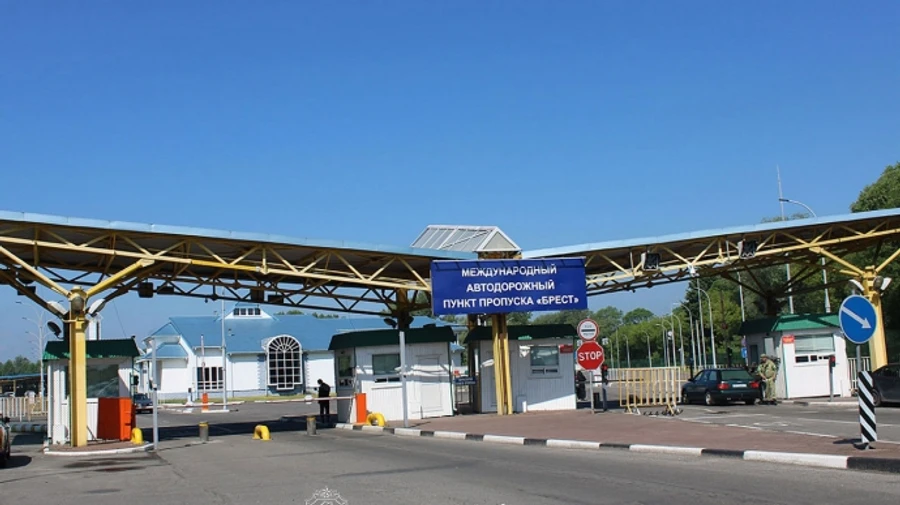 Польша открыла границу с Беларусью: просит своих граждан немедленно возвращаться