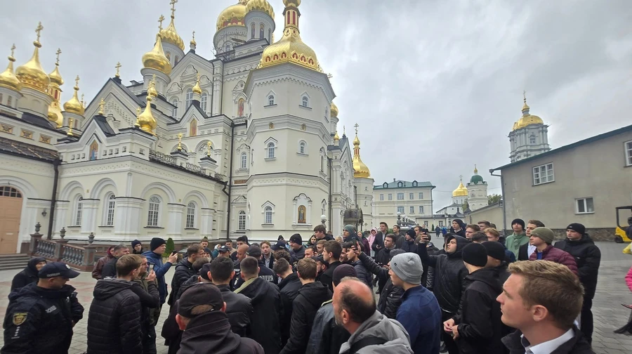 Під час слідчих дій у Почаївській лаврі УПЦ МП відбулися провокації