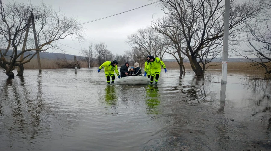Через відлигу та дощі в Україні почалися паводки, фахівці – в режимі підвищеної готовності
