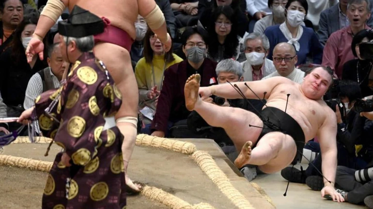 Аонішікі всьоме програв, Шіші вшосте виграв: результати турніру з сумо Haru Basho