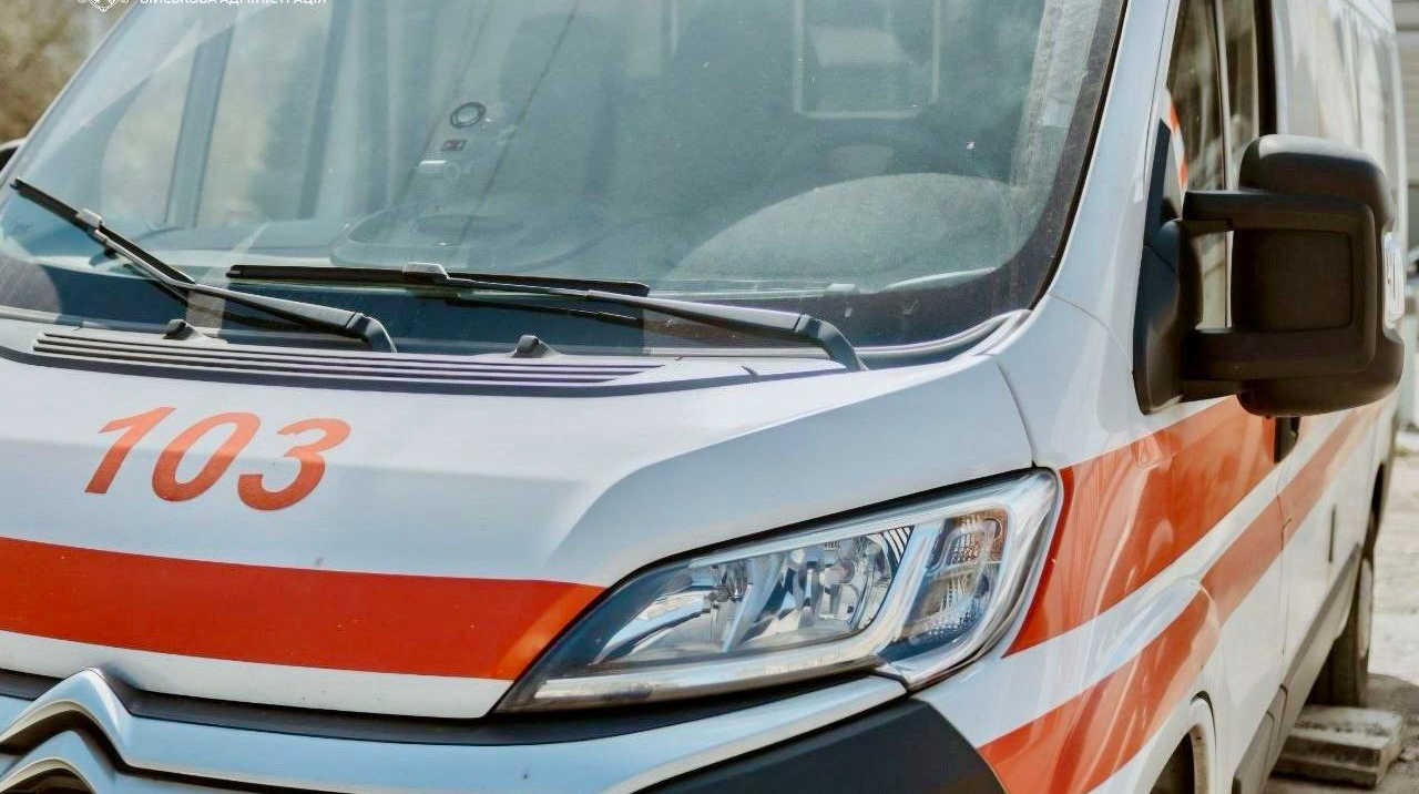 Окупанти вдарили дроном по авто на Сумщині – поранили сільського старосту
