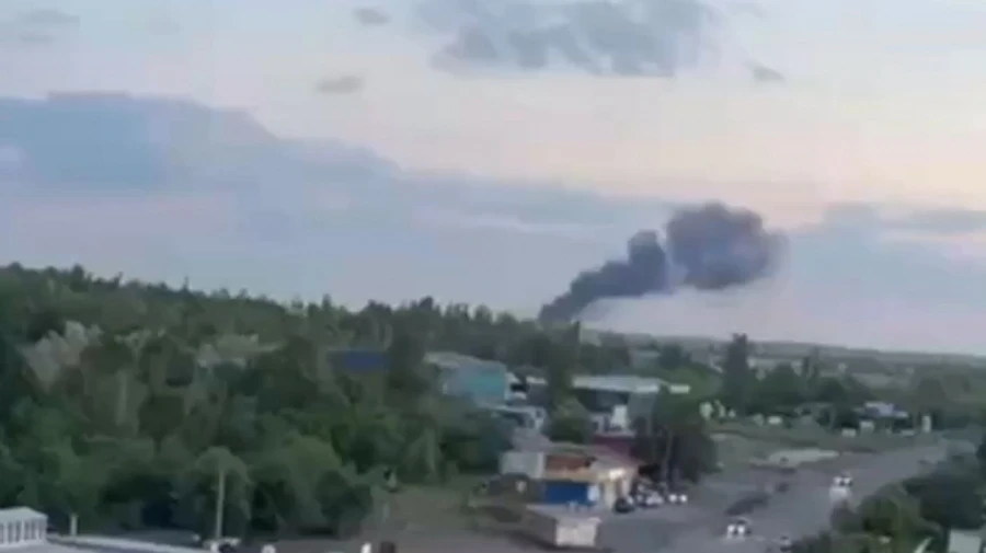 У окупованому Довжанську на Луганщині прогриміли вибухи на складі паливних матеріалів