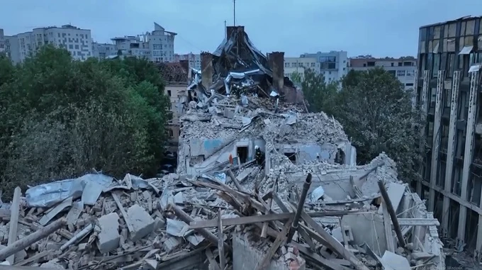 Ночная атака на Львов: российская ракета попала в многоэтажку, есть погибшие и раненые