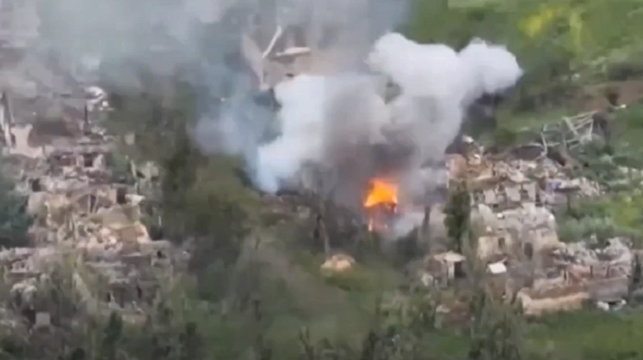 Border guards show how they blow up Russian ammunition near Bakhmut