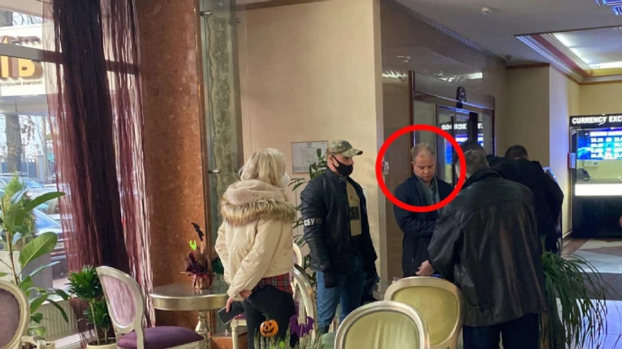 Шоубиз-лоббиста, пойманного на попытке подкупа нардепа, отправили под домашний арест