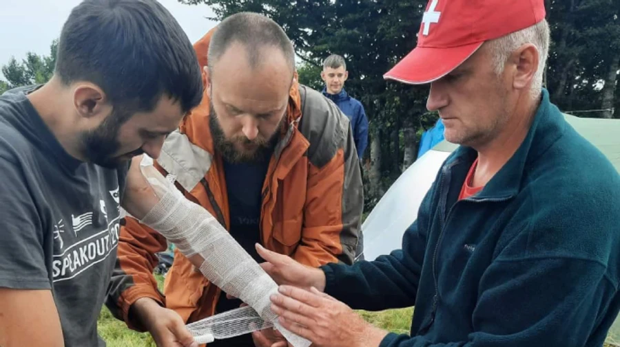 В Карпатах у туристів влучила блискавка