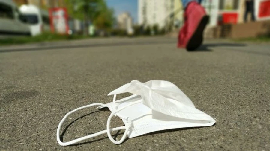 Впервые за 9 месяцев количество случаев COVID снизилось до 1 334 за сутки в Украине