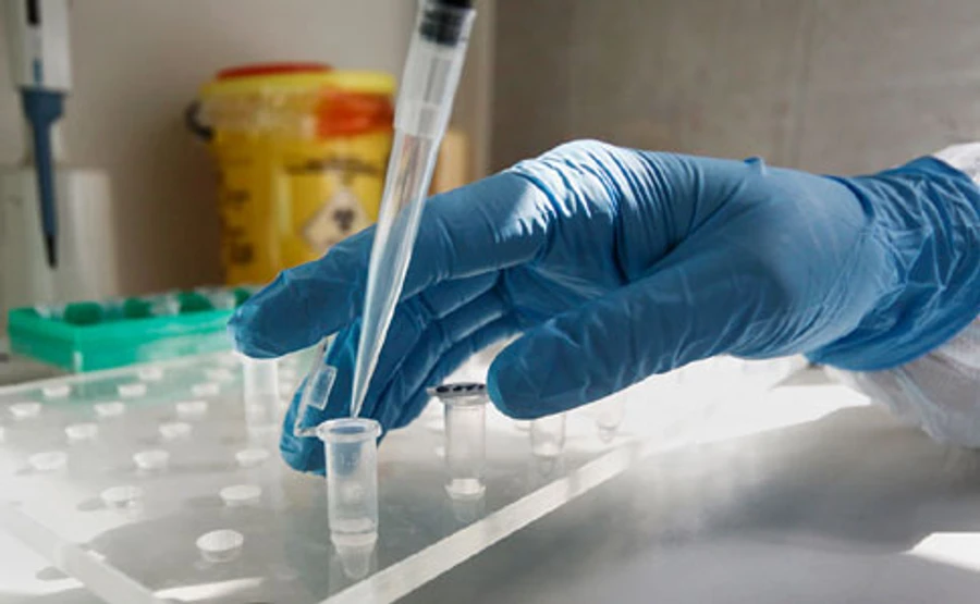 На Тернопільщині різко зросла кількість випадків COVID-19: хворі 32 медики і міський голова