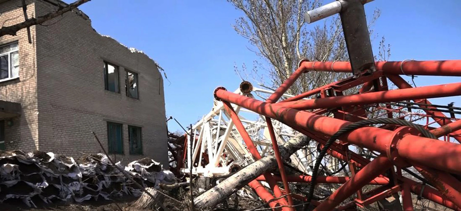 Недосяжні висоти. Як на Донбасі відновлюють українське мовлення