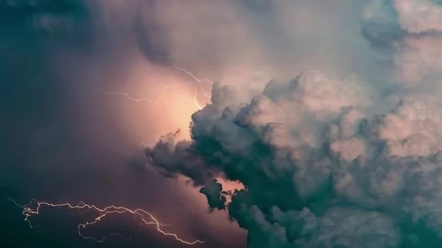 Грозы и шквалы в воскресенье накроют Киев и запад Украины