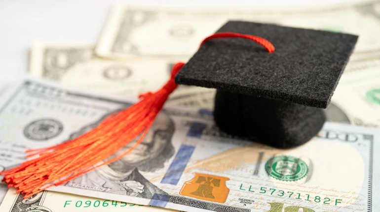 Ситуация ухудшается из года в год: в Раде признали неудовлетворительной работу МОН по использованию субвенций