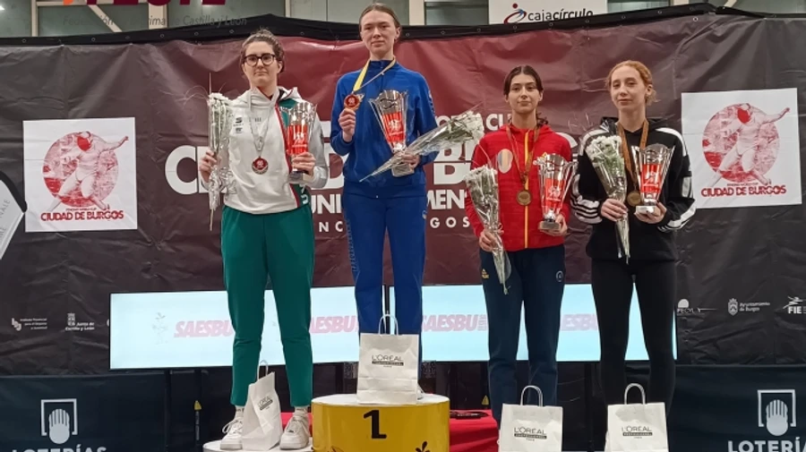 Ukraine's Maksymenko wins gold at Coupe du Monde junior fencing cup in Spain – photo