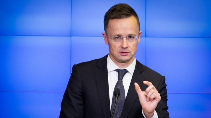 ЗМІ: Працівників угорського МЗС змушували удавати журналістів на брифінгах Сійярто