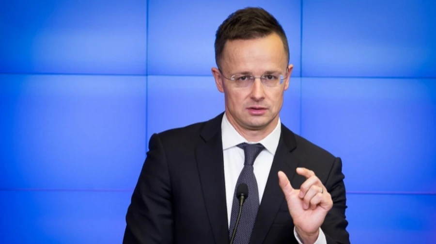 ЗМІ: Працівників угорського МЗС змушували удавати журналістів на брифінгах Сійярто