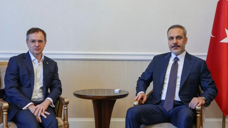 Turkish foreign minister visits Moscow, meets with Putin's aide