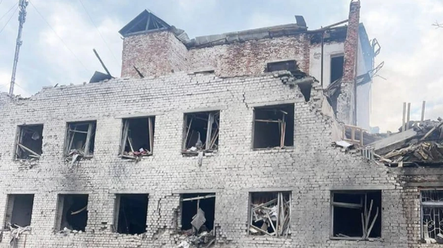 Russian troops hit minibus in Chernihiv Oblast and strike Kherson Oblast, causing fatality and injuries – photo