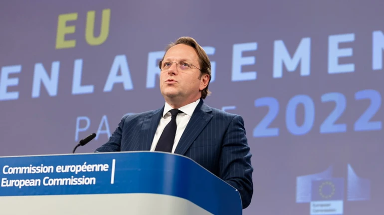 Угорське гальмо. Як Брюссель відкладає подальше зближення України та Молдови з ЄС