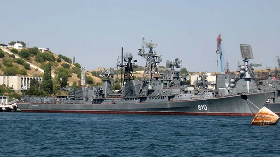 Russian military ships moved almost 200 km away from the Ukrainian coast – Regional Command South