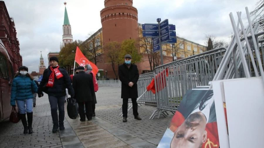 У Путина рассказали, что тело Ленина по-прежнему будут держать в мавзолее