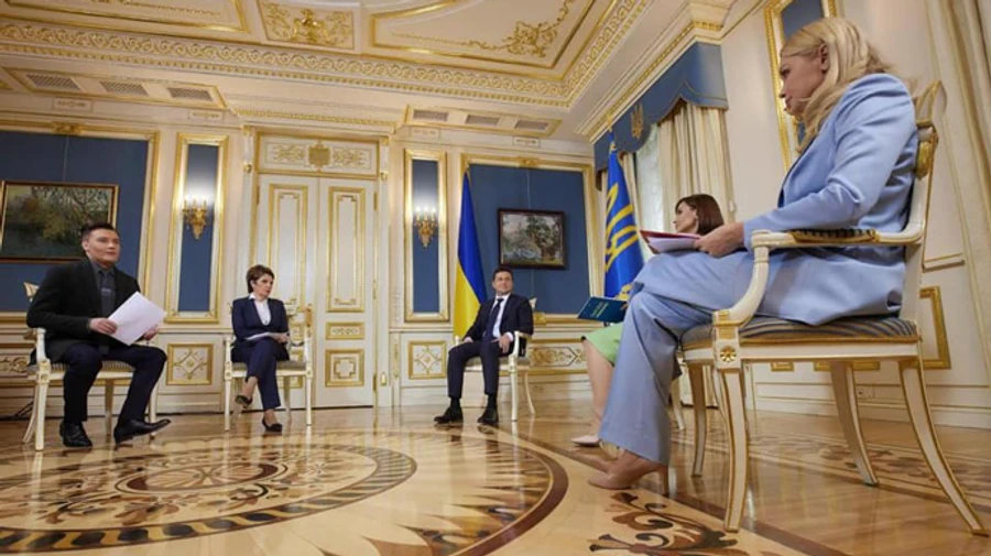 Як попередники: Зеленський дав інтерв’ю 4 каналам