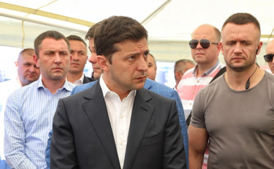 Зеленский потребовал отставки главы ГФС: Ладно - я, вы нас всех считаете идиотами?