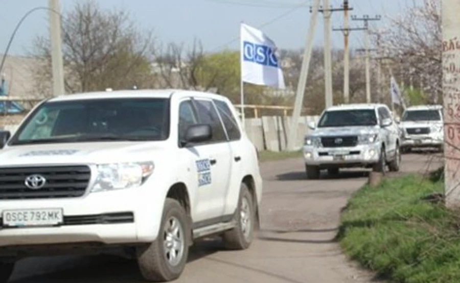 Підрив автомобіля СММ ОБСЄ: 1 член місії загинув, 2 постраждали