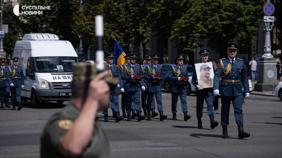 Kyiv bids farewell to Hero of Ukraine Maksym Ustymenko, F-16 pilot killed in action in Russian attack – photos