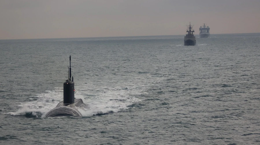 The Royal Navy escorted a Russian submarine in the English Channel for three days