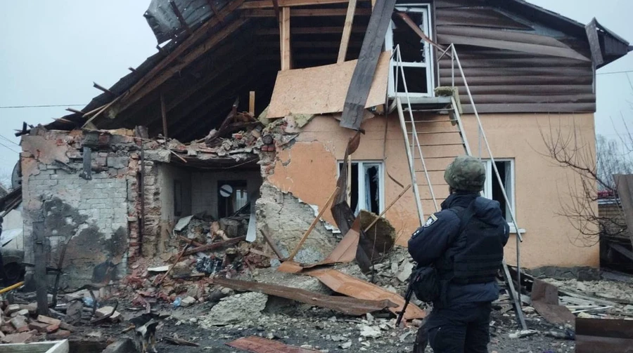 Через атаки РФ у чотирьох областях поранені 7 людей, серед них рятувальники