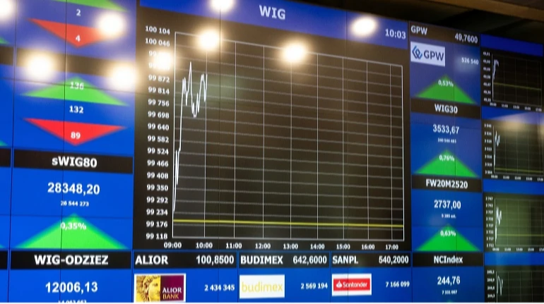Світові акції прямують до річного рекорду на очікуваннях зниження ставок ФРС