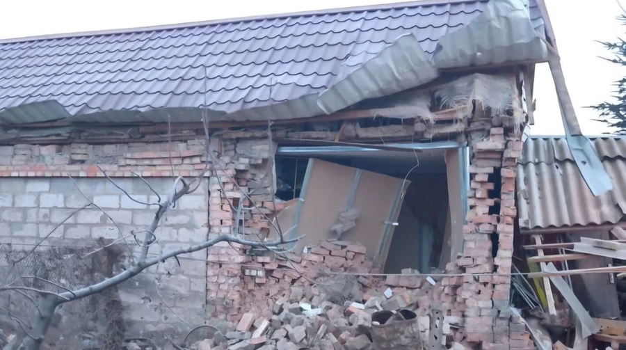 На Київщині через російську атаку поранений чоловік, на Дніпропетровщині спалахнули пожежі