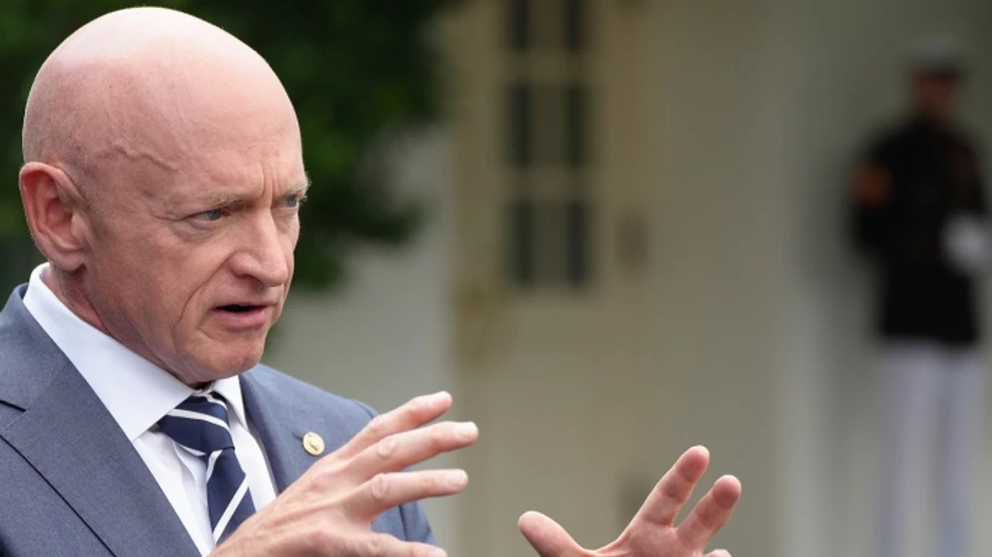 Democratic Senator Kelly says operation in Russia's Kursk Oblast could shift course of the war