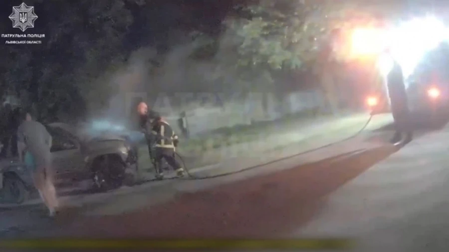 У Львові затримали двох осіб, які палили автомобілі військових