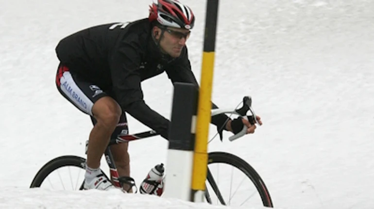 Или меня заберет скорая, или я доеду до финиша. Как Иван Бассо боролся с болезнью ради своей матери